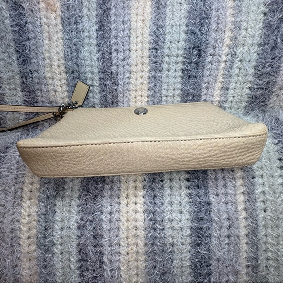Coach Pebbled Leather Chelsea Large Wristlet - Picture 3 of 4